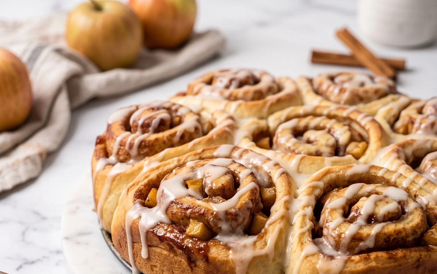 Saftig-Weiche Apfel-Zimt-Schnecken: Einfach selber backen